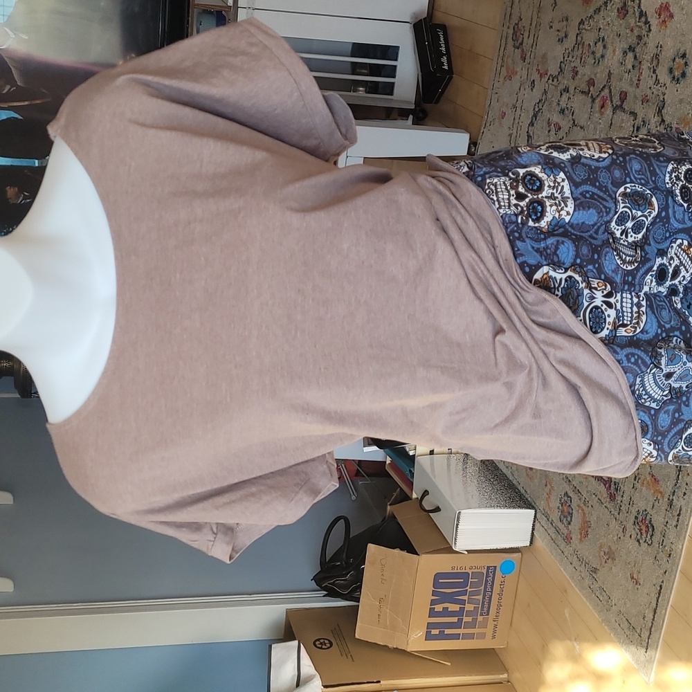 3/$15- BROWN BOATNECK T-SHIRT